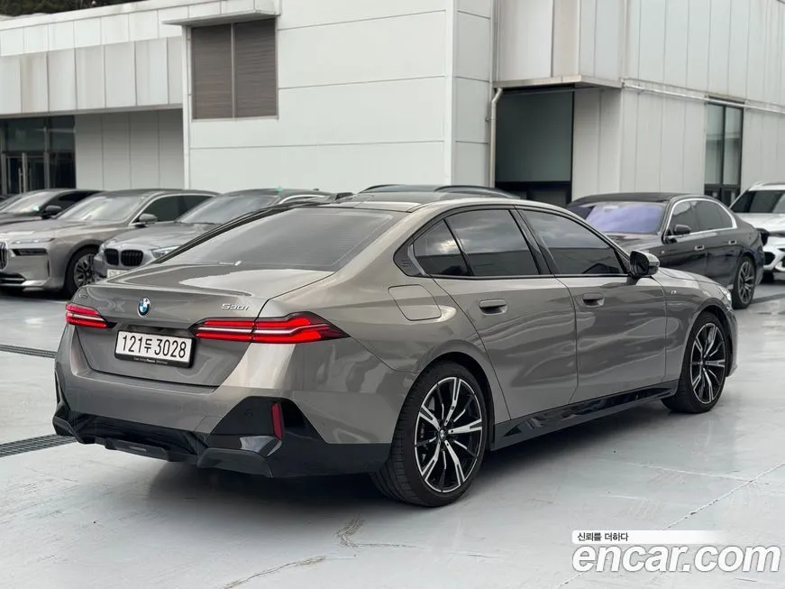 BMW 5-Series 2025 из KR, фото 2