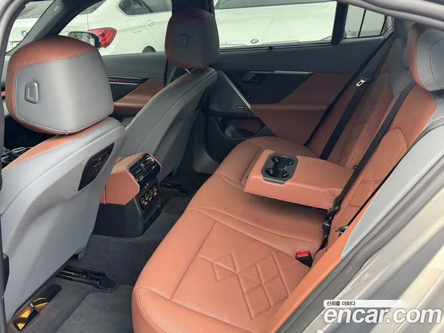 BMW 5-Series 2025 из KR, фото 7
