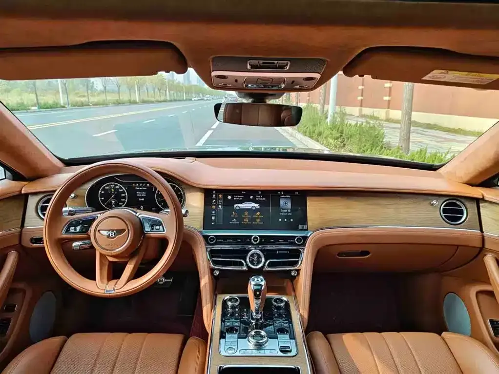 Bentley Flying Spur 2024 из CN, фото 10