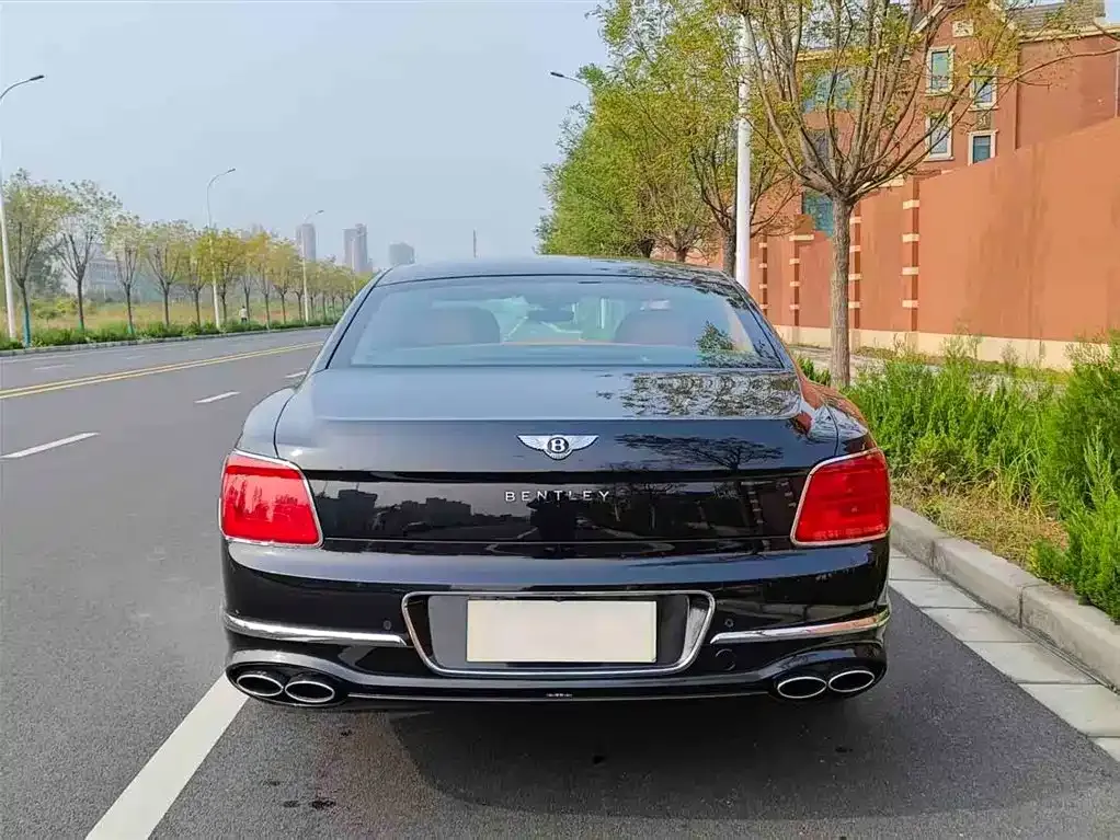Bentley Flying Spur 2024 из CN, фото 5
