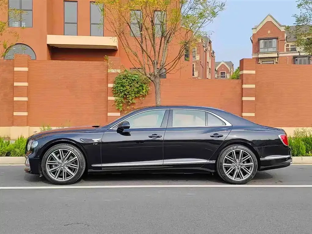 Bentley Flying Spur 2024 из CN, фото 7