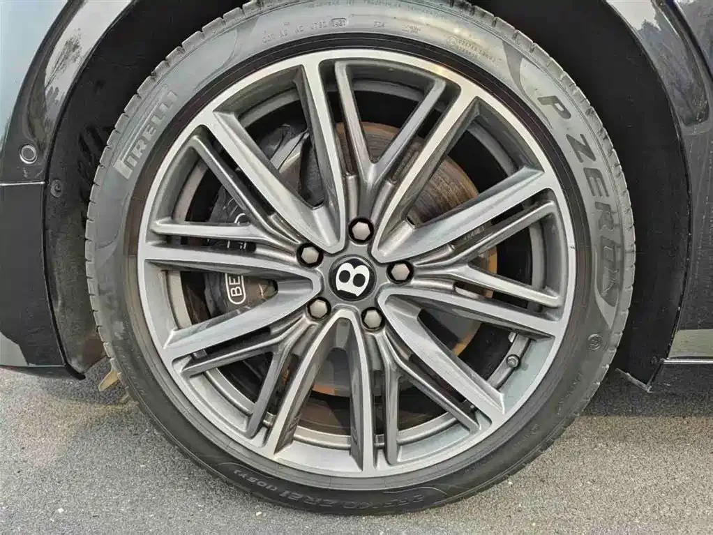 Bentley Flying Spur 2024 из CN, фото 8