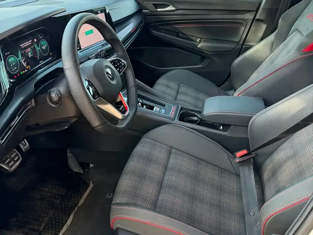 Volkswagen Golf GTI — фото 4