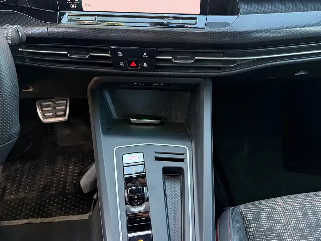 Volkswagen Golf GTI — фото 5