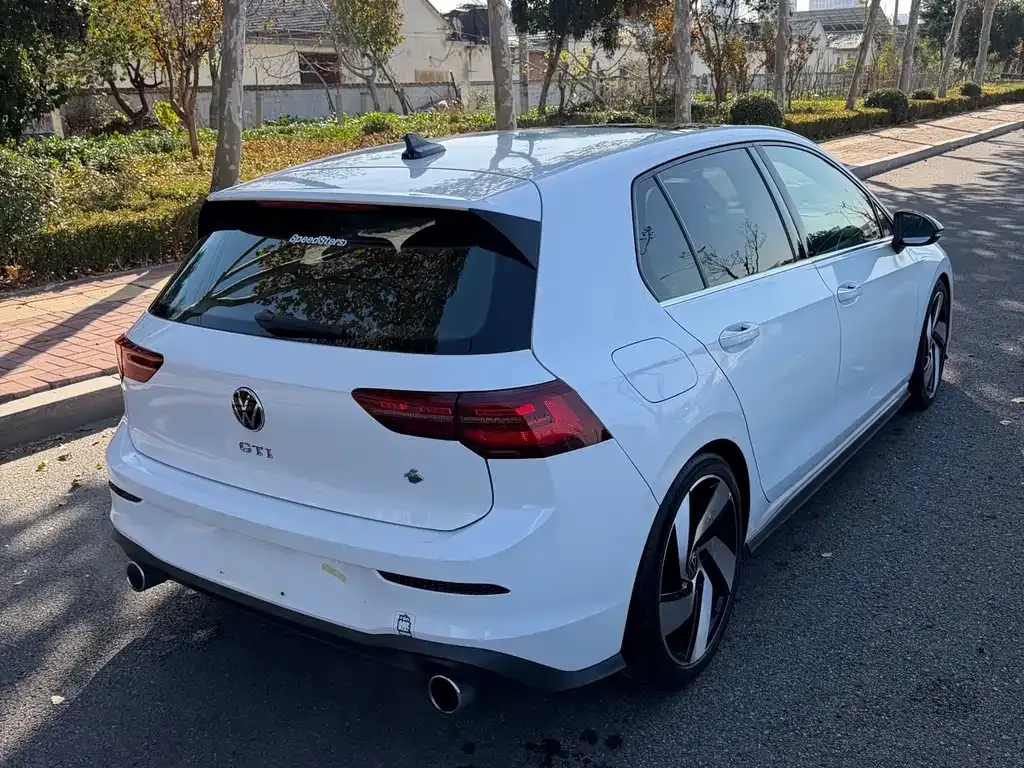 Volkswagen Golf GTI — фото 9
