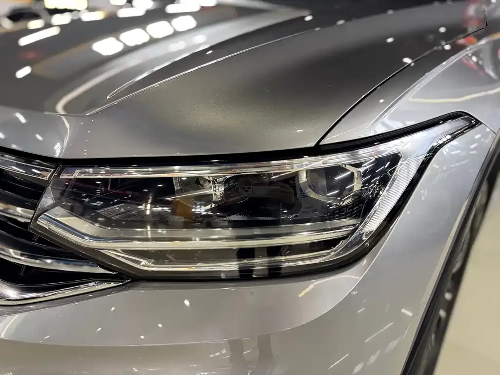 Volkswagen Tiguan L 2022 из CN, фото 4