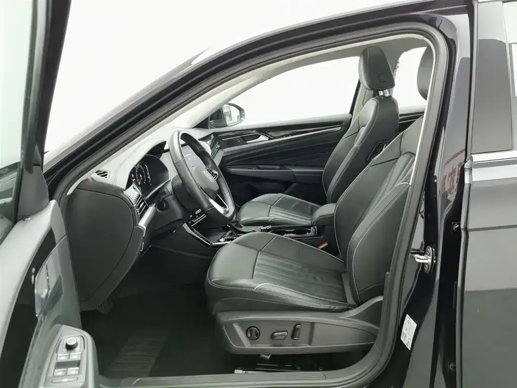 Volkswagen Passat — фото 10