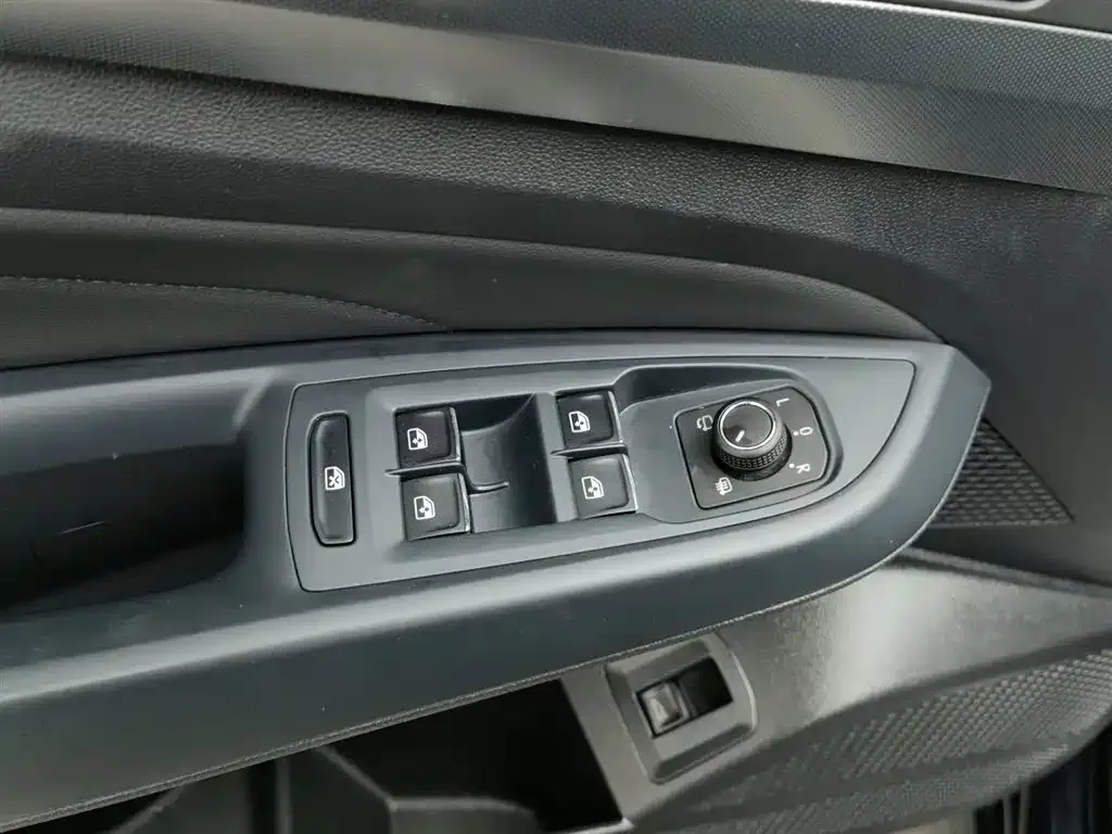 Volkswagen Passat — фото 9