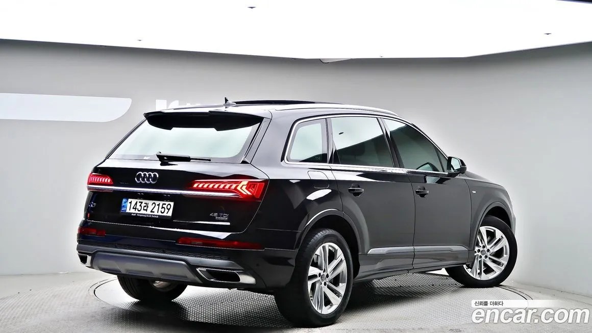 Audi Q7 2021 из KR, фото 2