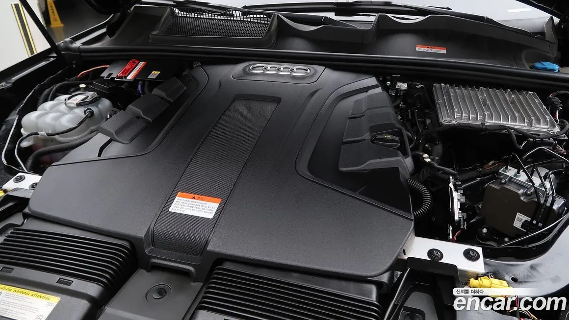 Audi Q7 2021 из KR, фото 6