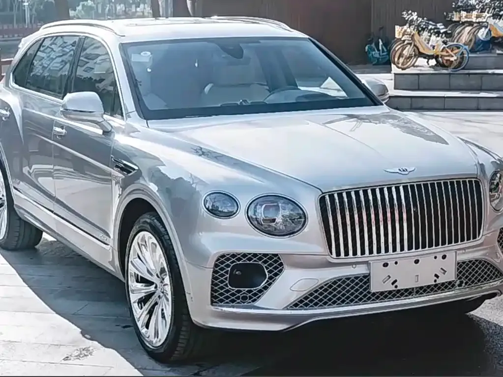Bentley Bentayga 2023 из CN, фото 1