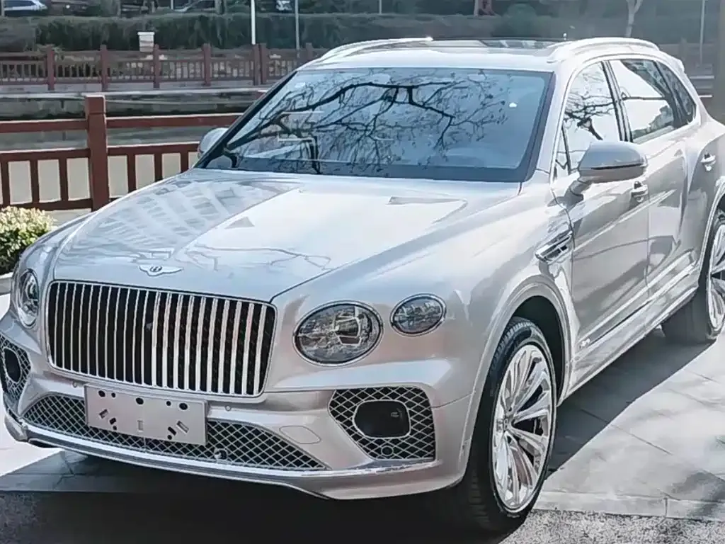 Bentley Bentayga 2023 из CN, фото 2