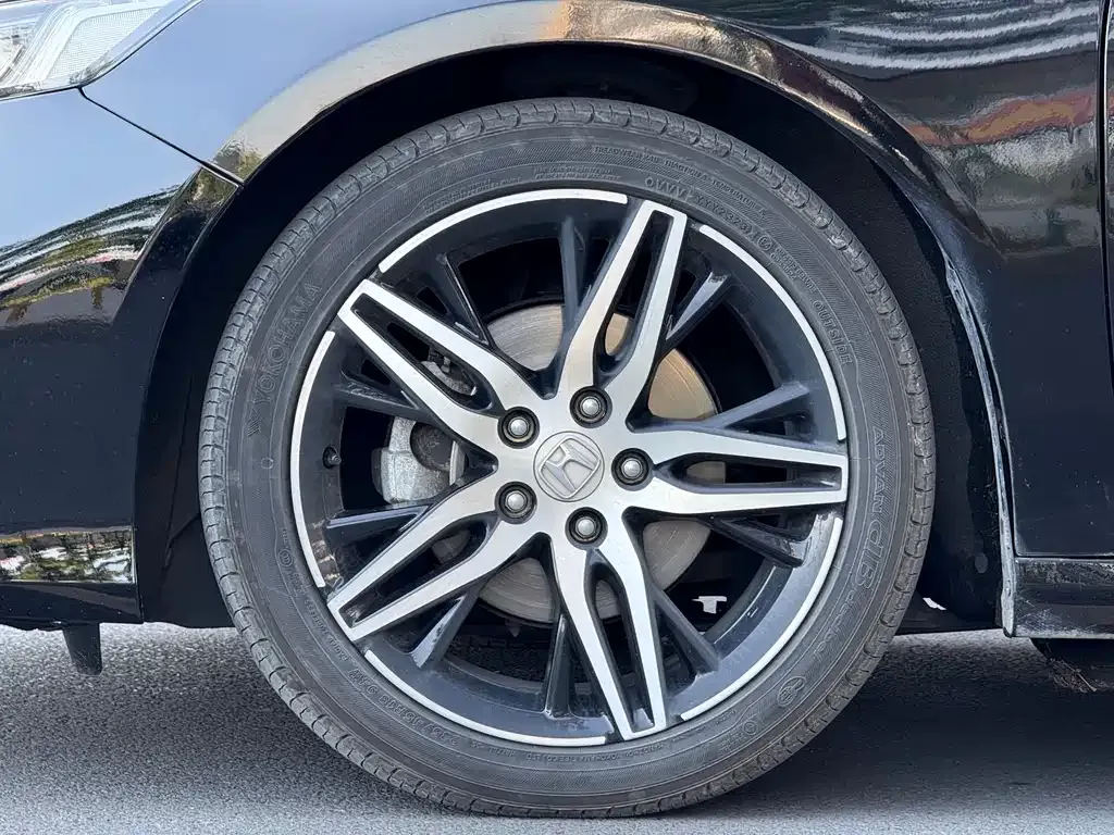 Honda Accord — фото 4