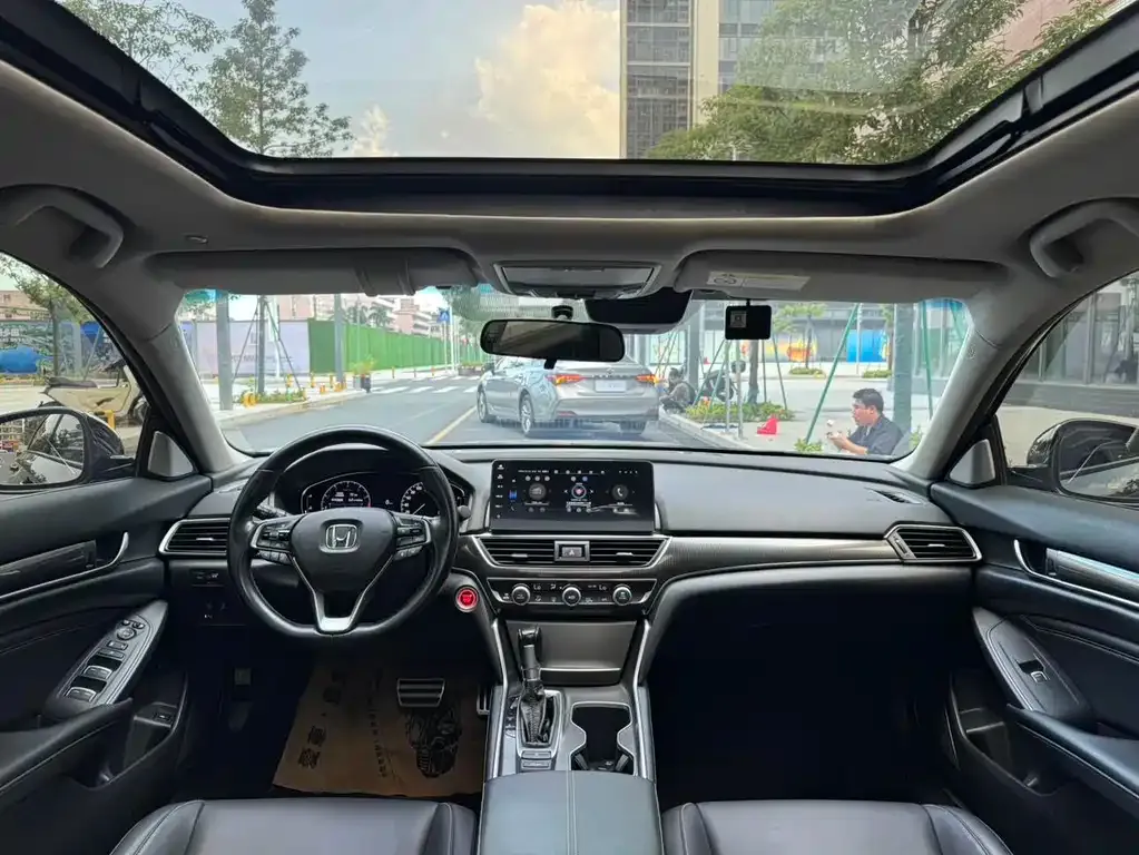 Honda Accord — фото 6