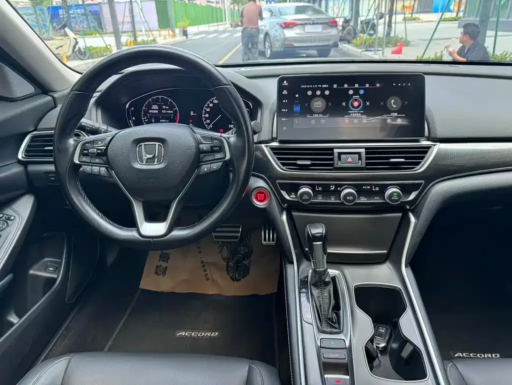Honda Accord — фото 8