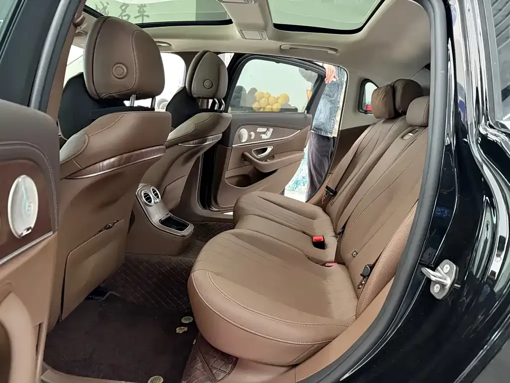 Mercedes-Benz E-Class 2023 из CN, фото 9