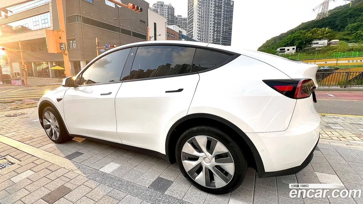 Tesla Model Y 2022 из KR, фото 2
