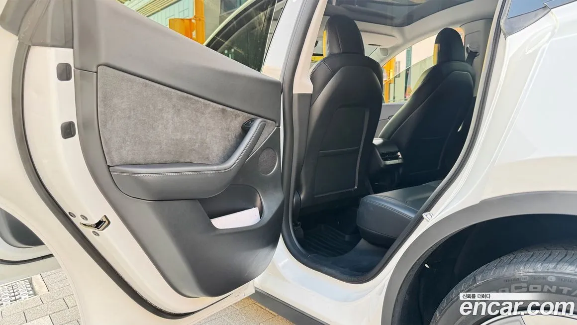 Tesla Model Y 2022 из KR, фото 7