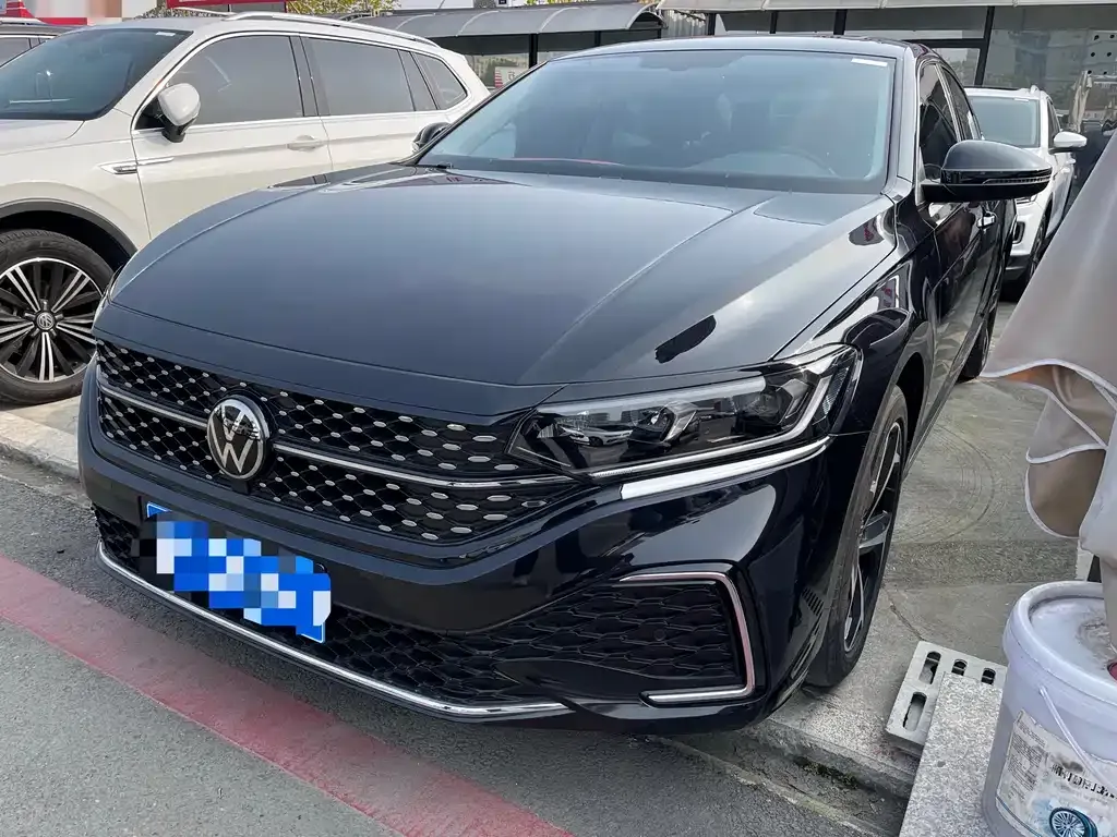 Volkswagen Passat 2023 из CN, фото 1