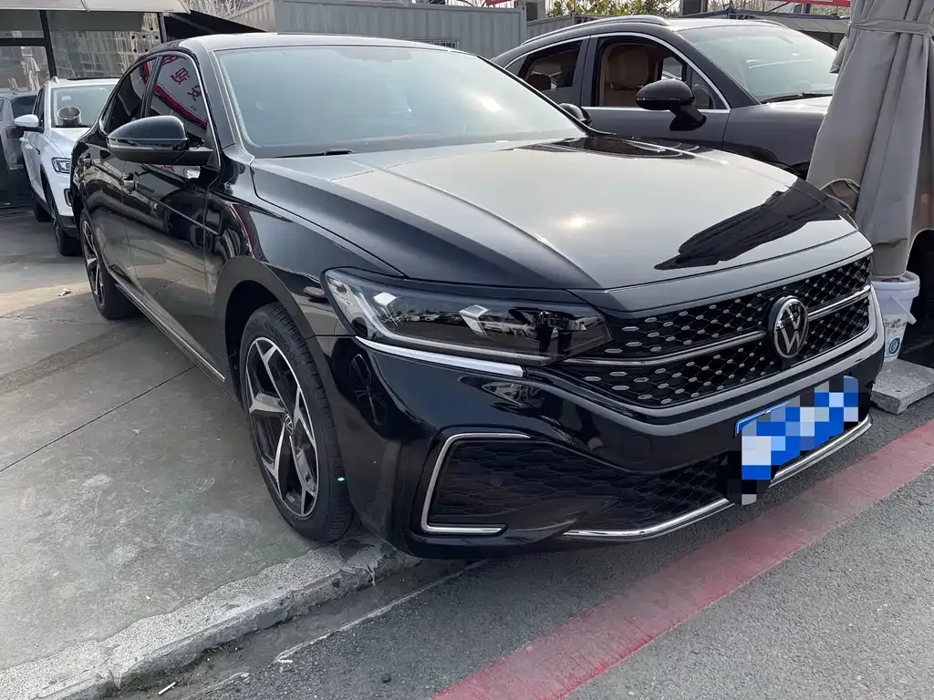Volkswagen Passat 2023 из CN, фото 2