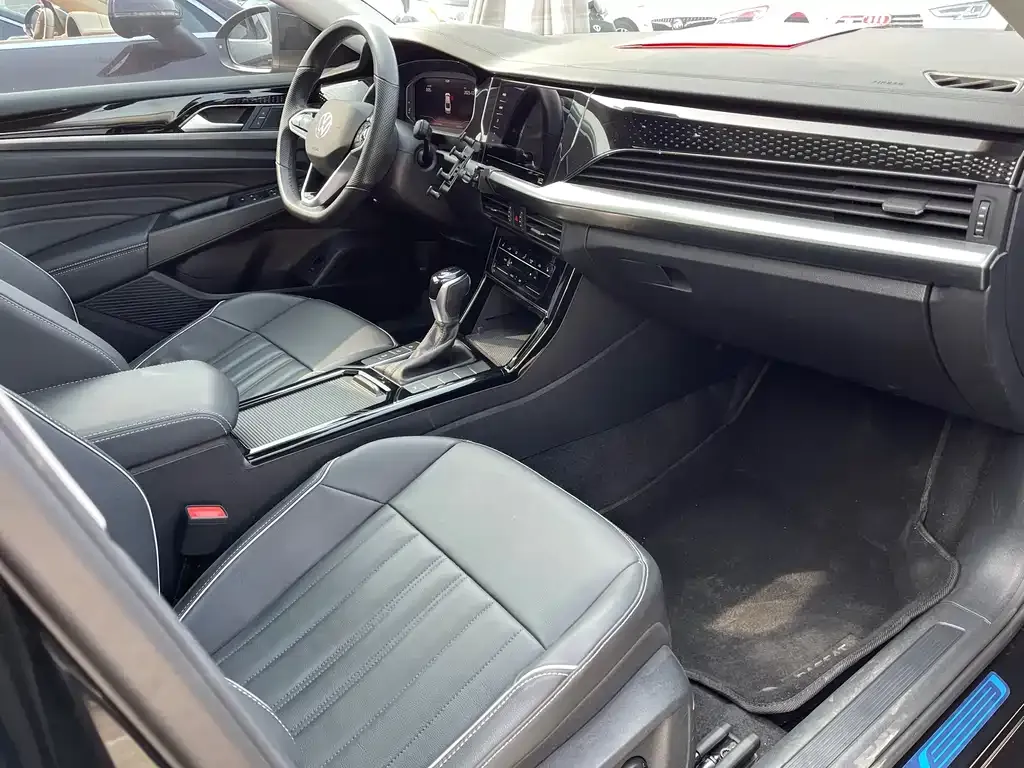 Volkswagen Passat 2023 из CN, фото 6