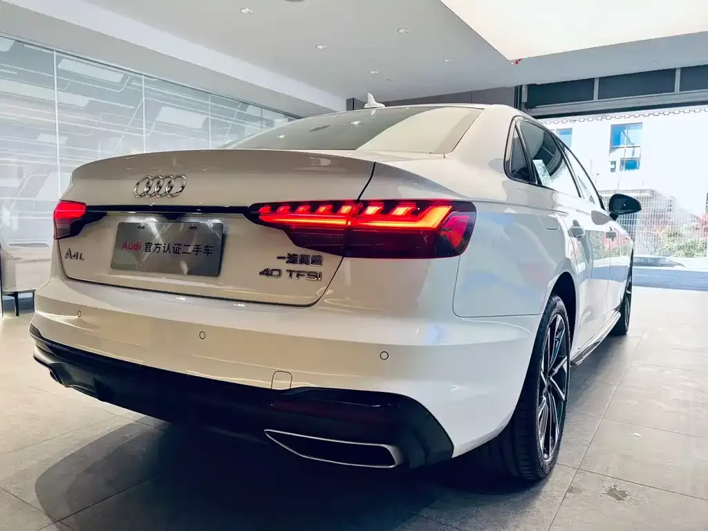 Audi A4L 2023 из CN, фото 3