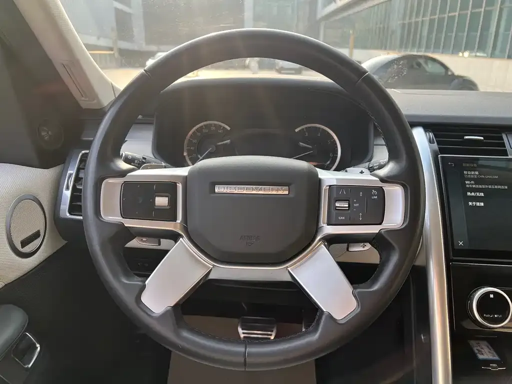 Land Rover Discovery 2023 из CN, фото 10