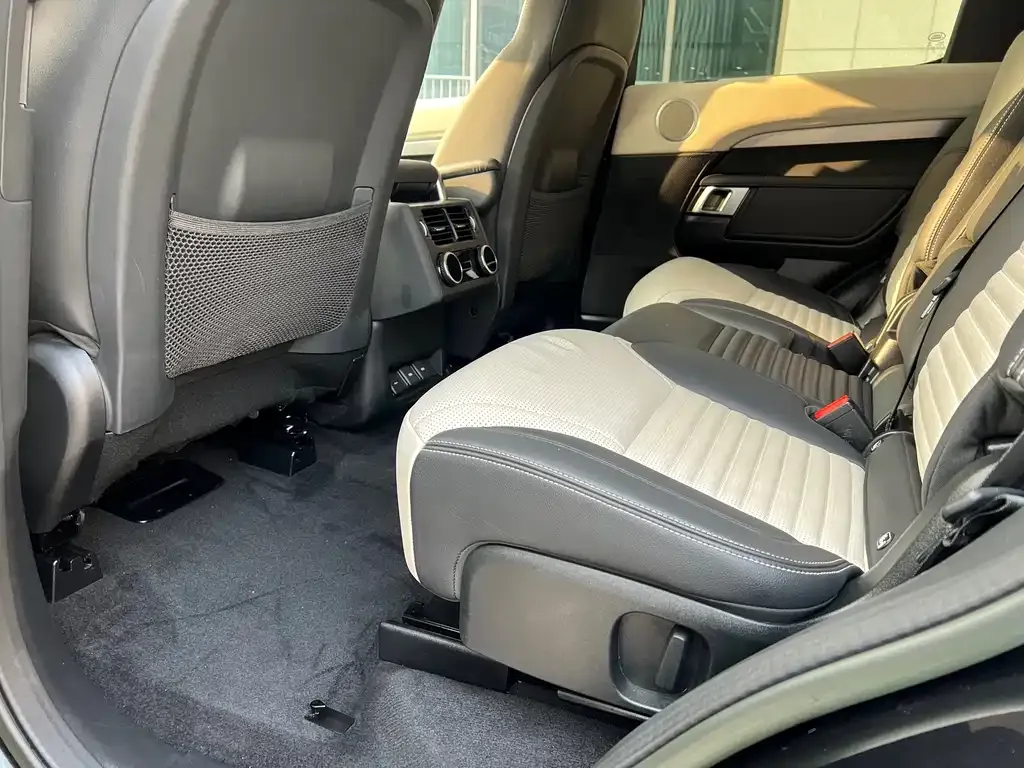 Land Rover Discovery 2023 из CN, фото 8