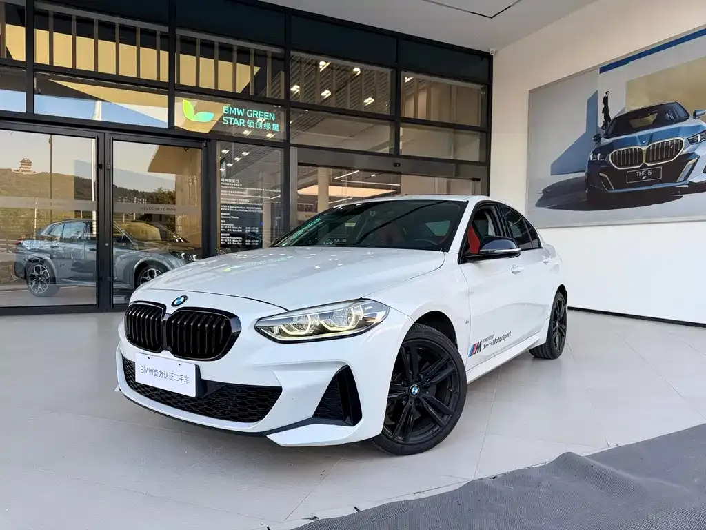 BMW 1 Series 2022 из CN, фото 1