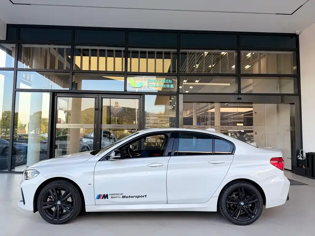 BMW 1 Series 2022 из CN, фото 2