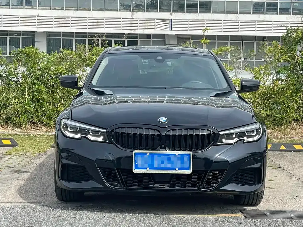 BMW 3 Series 2022 из CN, фото 2