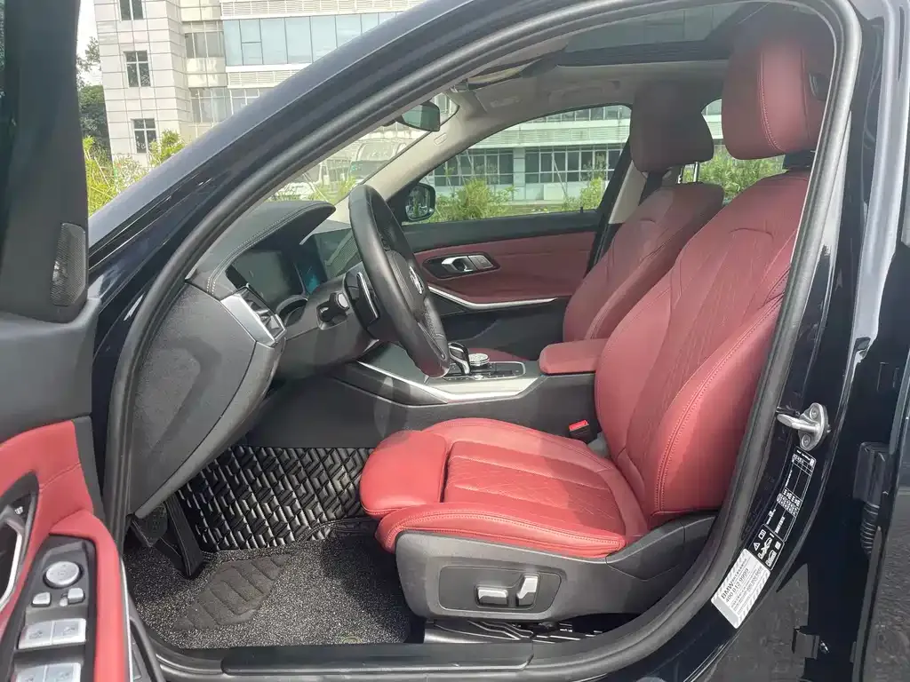 BMW 3 Series 2022 из CN, фото 4
