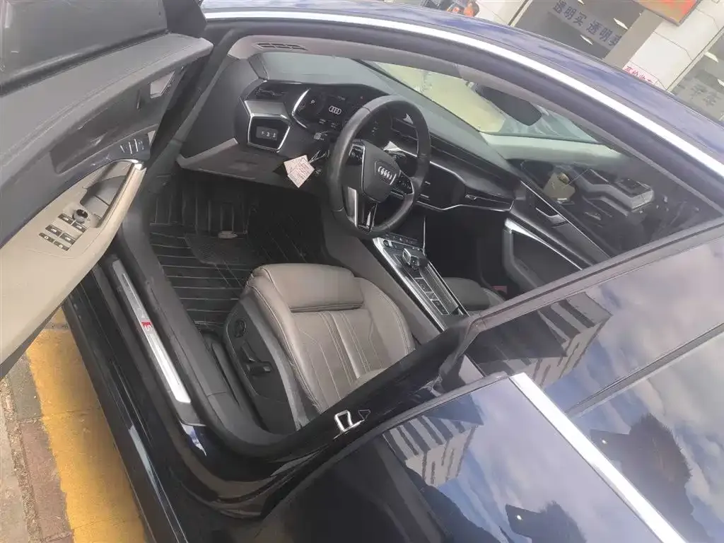 Audi A7 2021 из CN, фото 7