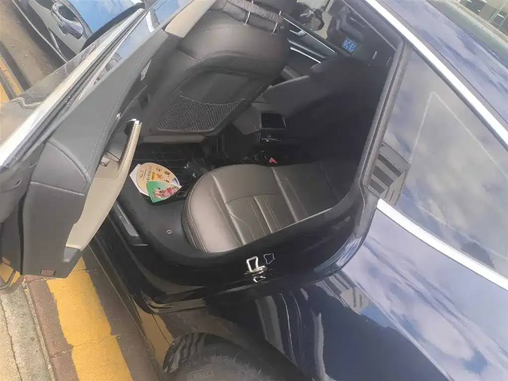 Audi A7 2021 из CN, фото 8