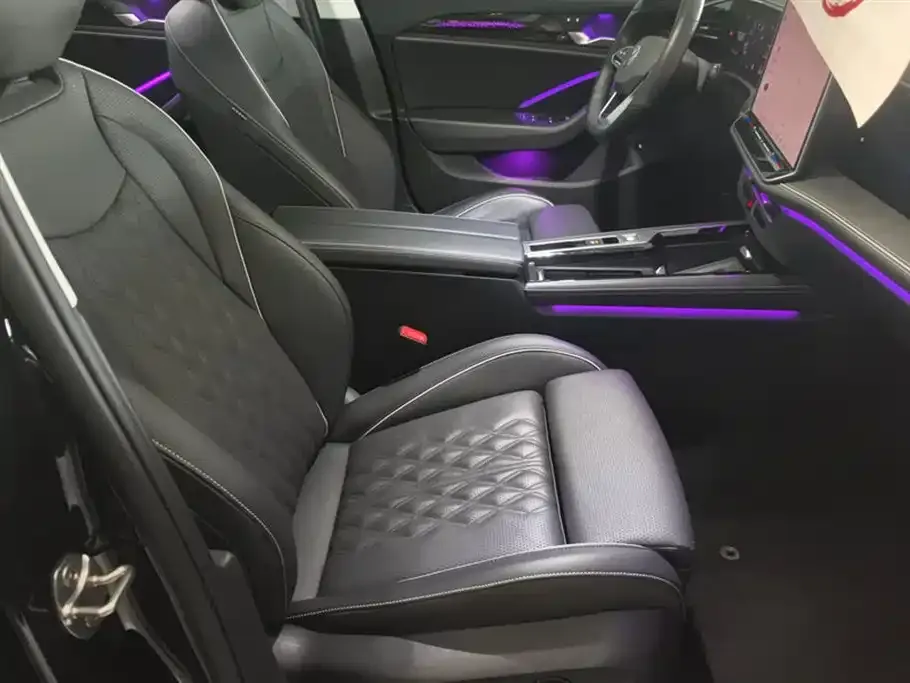Volkswagen Magotan 2024 из CN, фото 8