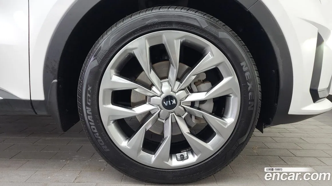 Kia Sorento — фото 5