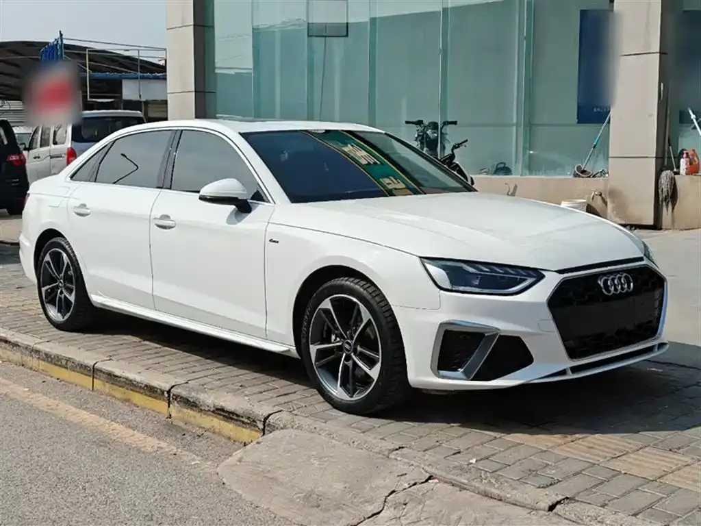 Audi A4L 2024 из CN, фото 4
