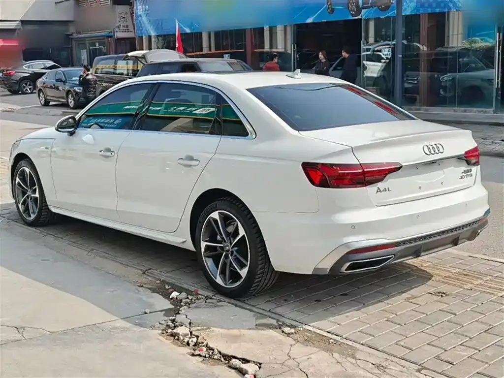 Audi A4L 2024 из CN, фото 5