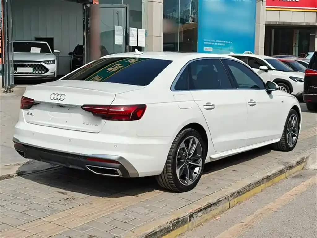 Audi A4L 2024 из CN, фото 7