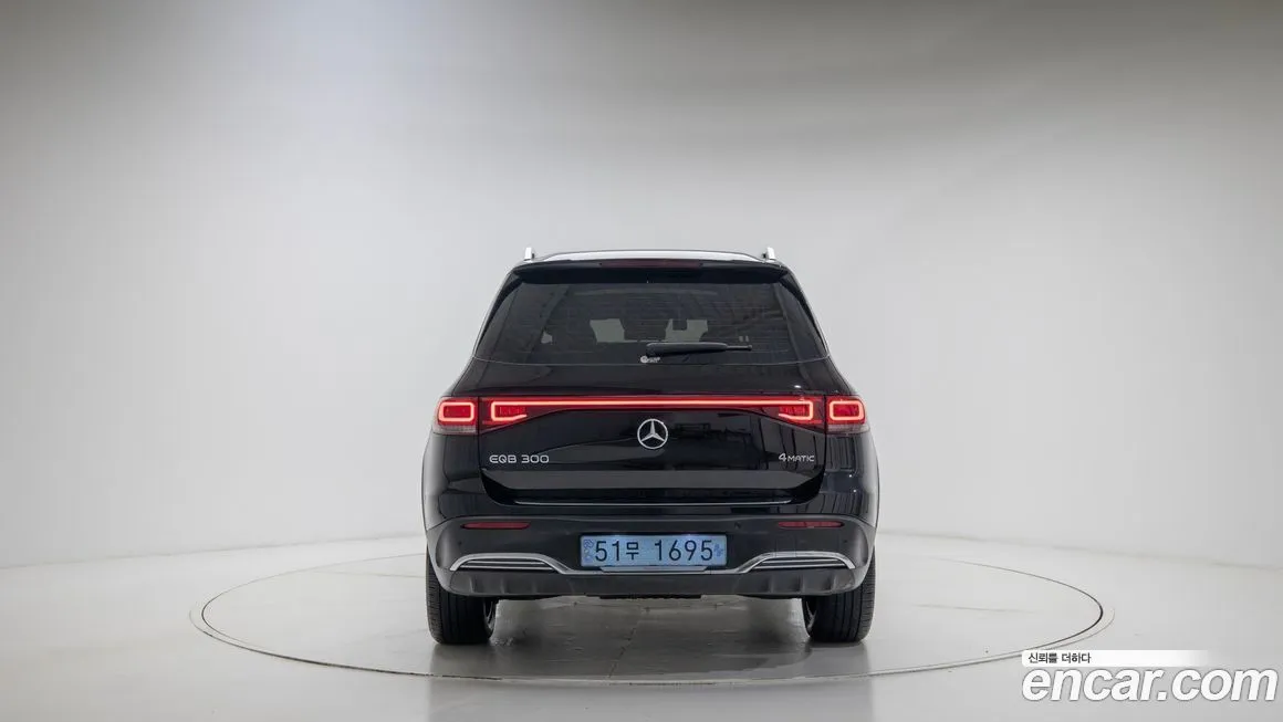 Mercedes-Benz EQB — фото 4