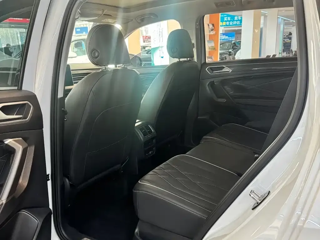 Volkswagen Tiguan L 2024 из CN, фото 3