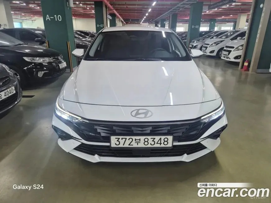 Hyundai AVANTE — фото 1