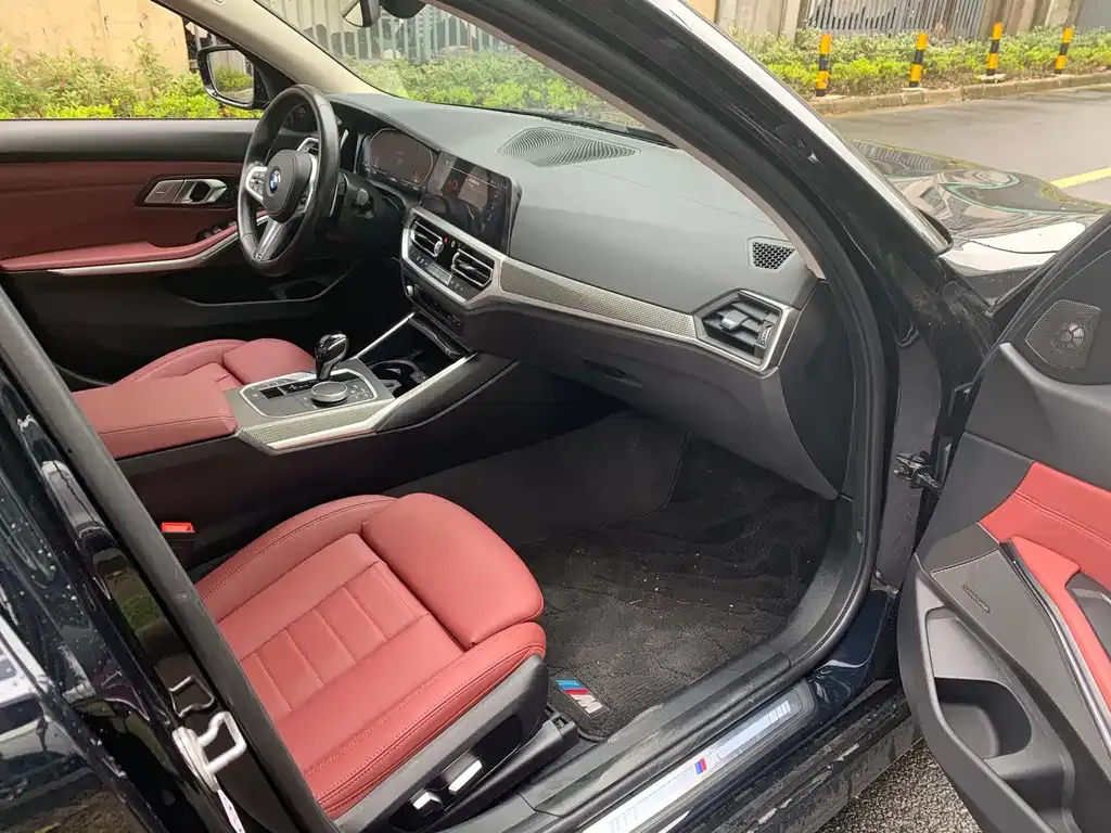BMW 3 Series 2022 из CN, фото 6