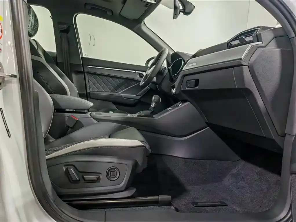 Audi Q3 2025 из CN, фото 7