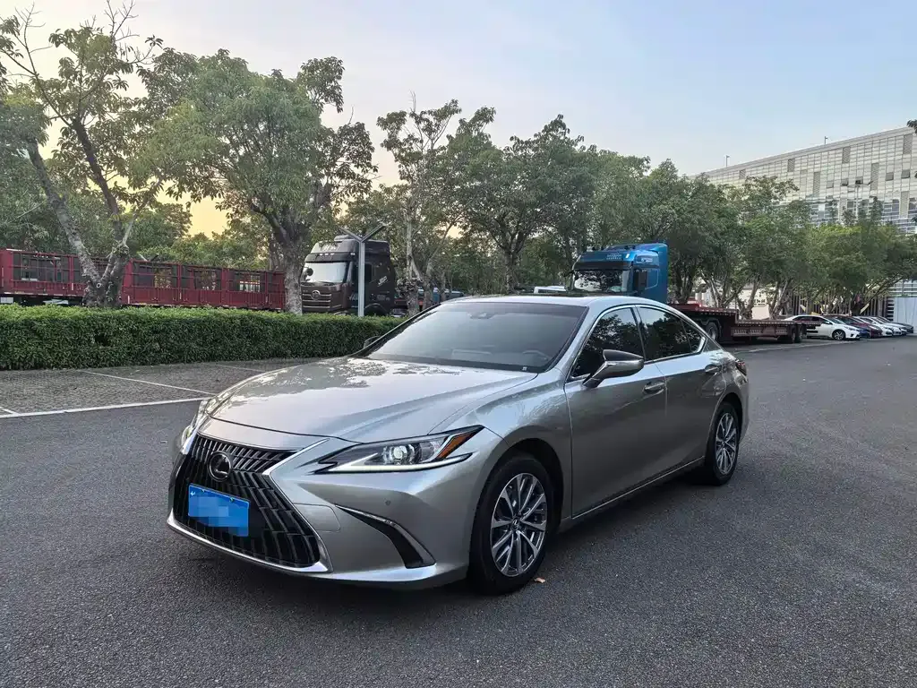 Lexus ES 2022 из CN, фото 1