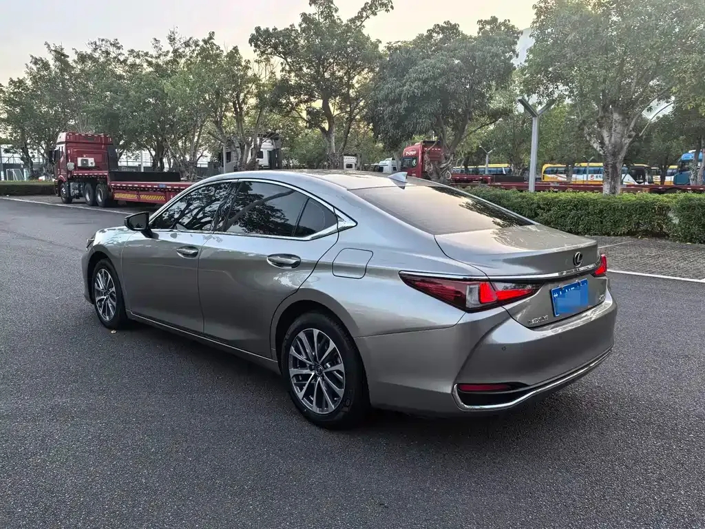 Lexus ES 2022 из CN, фото 2