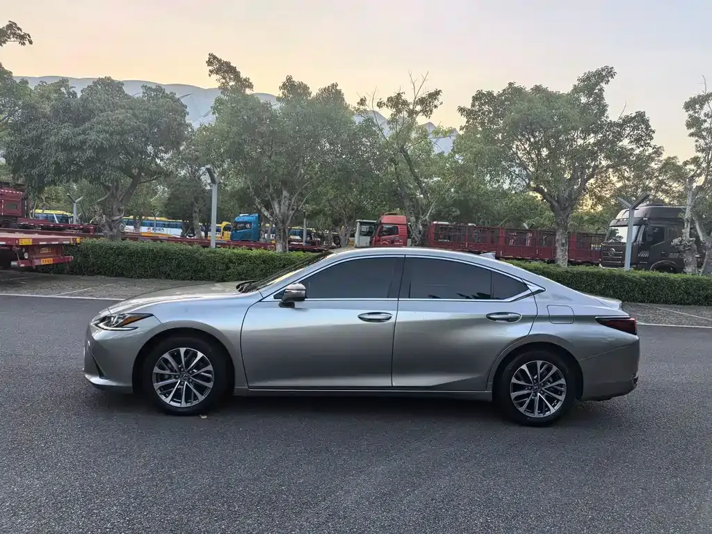 Lexus ES 2022 из CN, фото 8