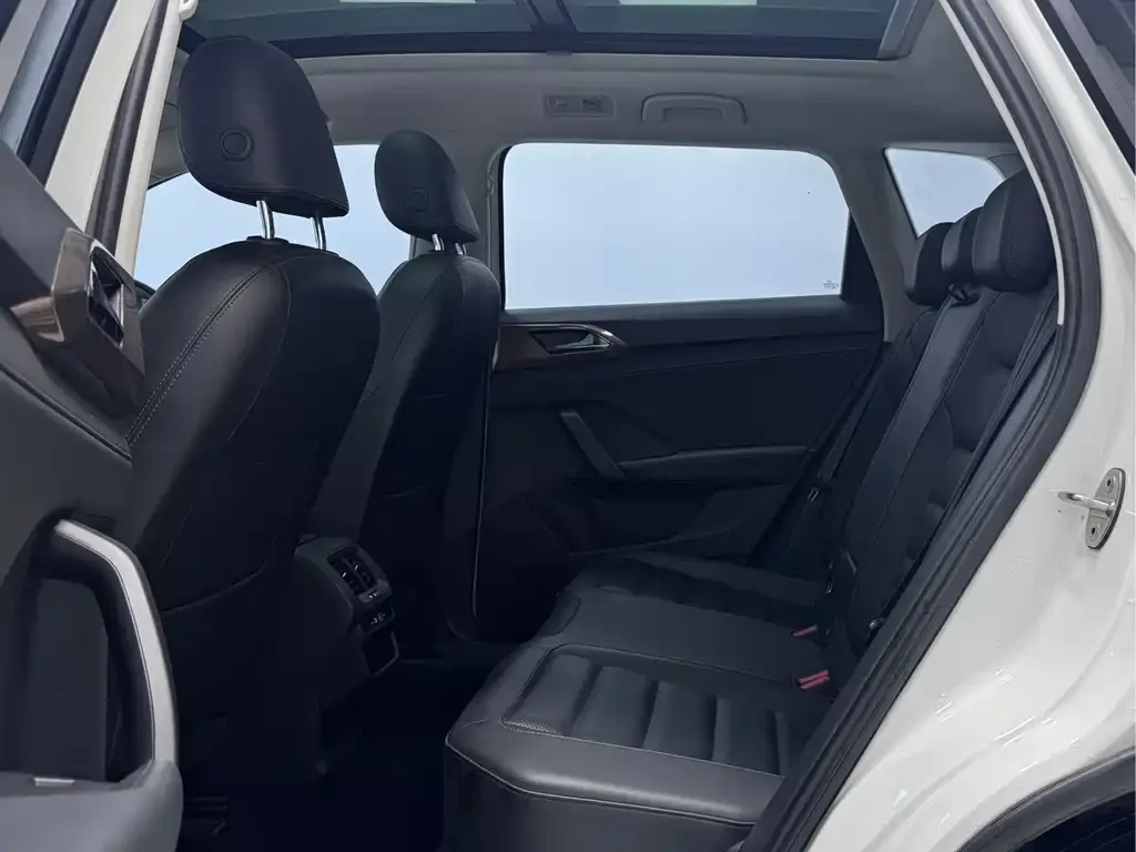 Volkswagen Tharu 2021 из CN, фото 8