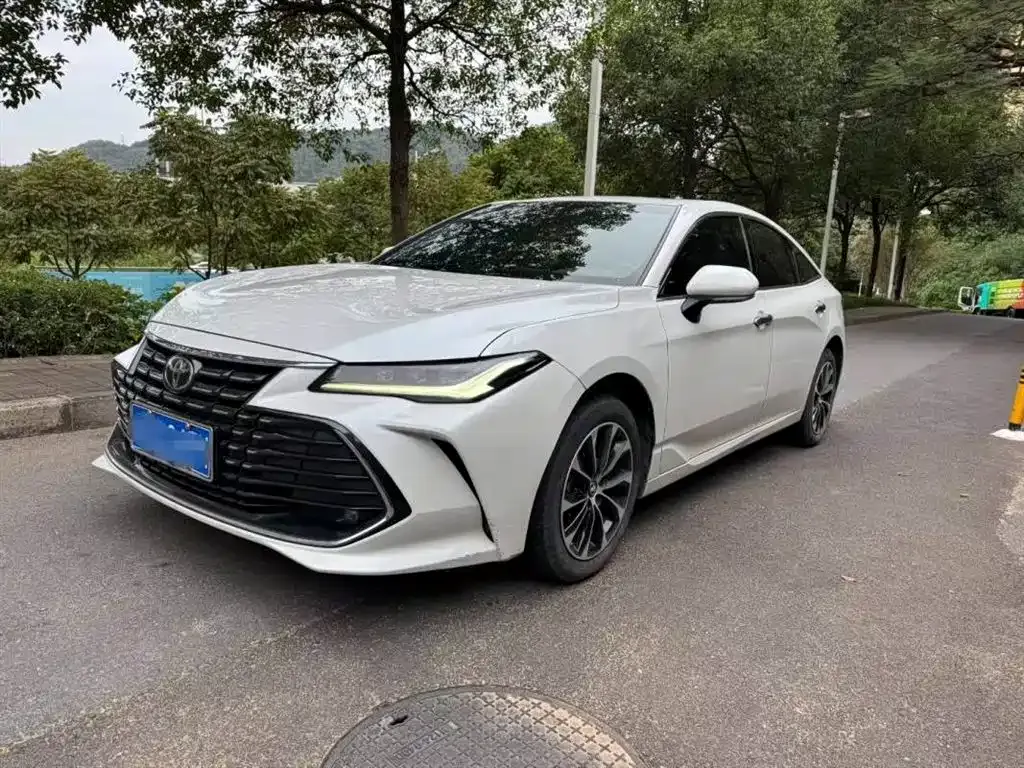 Toyota Avalon 2023 из CN, фото 1