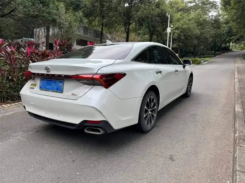 Toyota Avalon 2023 из CN, фото 4